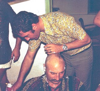1970-1971: Indonésie Tonsure en Indonésie; Spiotti et Lo ${