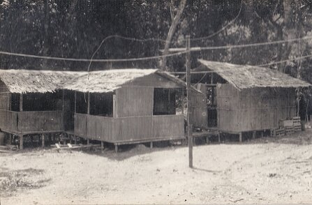 1970-Irian_Kalimantan_Sangata_la_popote-PL 1970 Indonésie, Kalimantan, Sangata - Par Pierre Lauro la popote ${fileName} © Pierre Lauro