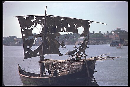 P1_IMG0002 Mission 246-45-09 Myriaséis et 338, Bangladesh 1 an en 1985 ${fileName} © Pierre-Marie GUYOT
