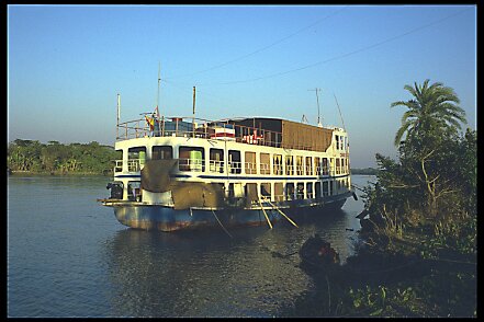P1_IMG0077 Mission 246-45-09 Myriaséis et 338, Bangladesh 1 an en 1985 ${fileName} © Pierre-Marie GUYOT