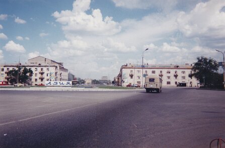 1993_Atyraou_Centre_exterieur_du_pont_vers_l_asie-PL Atyraou - Par Pierre Lauro du pont vers l'asie ${fileName} © Pierre Lauro