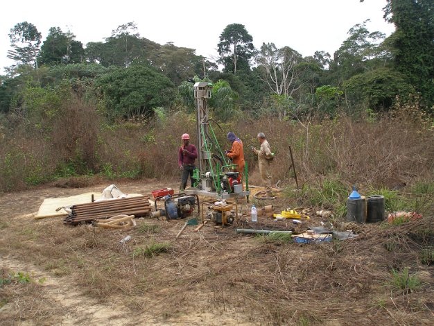 Aprés CGG, séjour au Congo ( Puits d'eau - ZETAH ) - Recherche sable bitumineux, Forage