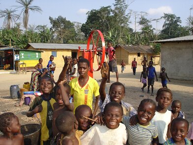 20061007_165351_Congo_Recherche_sable_bitumineux_C_BOIS_DSC01096 Après CGG, séjour au Congo (Puits d'eau ZETAH) - Recherche sable bitumineux - Christian 07/10/2006 16:53 Christian BOIS © Christian BOIS