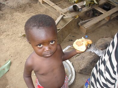 20061008_153421_Congo_Recherche_sable_bitumineux_C_BOIS_DSC01108 Après CGG, séjour au Congo (Puits d'eau ZETAH) - Recherche sable bitumineux - Christian 08/10/2006 15:34 Christian BOIS © Christian BOIS