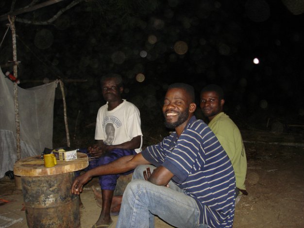 Aprés CGG, séjour au Congo ( Puits d'eau - ZETAH ) - Recherche sable bitumineux, locaux