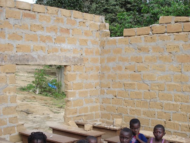 2005: Aprés CGG, séjour au Congo ( Puits d'eau - ZETAH ) - N' TOTOSIALA