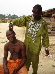 2006: Aprés CGG, séjour au Congo ( Puits d'eau - ZETAH ) - M'BOUBISSI - 19/01/2006 10:11 Christian BOIS © Christian BOIS