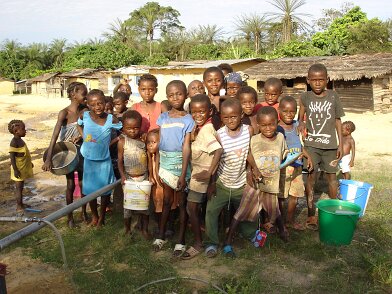 2006: Aprés CGG, séjour au Congo ( Puits d'eau - ZETAH ) - M'BOUBISSI - 22/01/2006 17:57 Christian BOIS © Christian BOIS