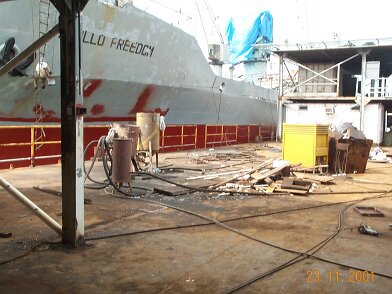 Photos Indonesie - Irian Jaya/Barges/Standard Barge/chantier standard - ${label} ${