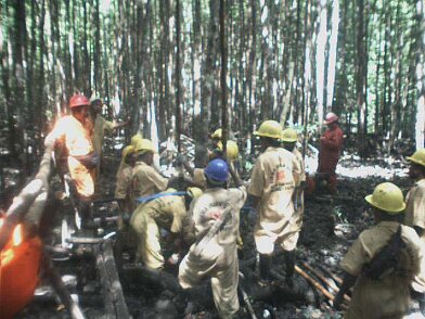 Photos Indonesie - Irian Jaya/Job training/Drilling Job Training - ${label} ${