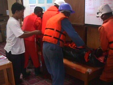 Photos Indonesie - Irian Jaya/Medevacs/050202 - ${label} ${