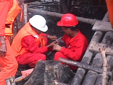 Photos Indonesie - Irian Jaya/Medevacs/050202 - ${label} ${