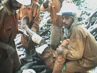Photos Indonesie - Irian Jaya/Medevacs/260202 - ${label} ${